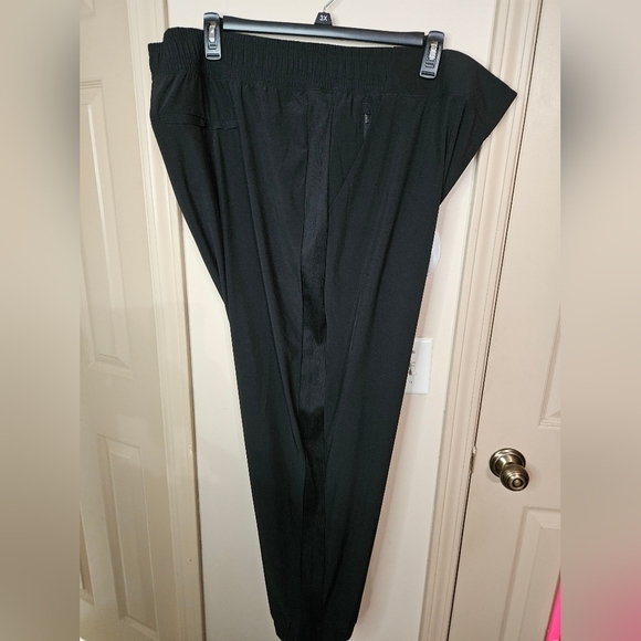 #116 Athleta Brooklyn Joggers- Black NWT- Size: 26 - Picture 4 of 10